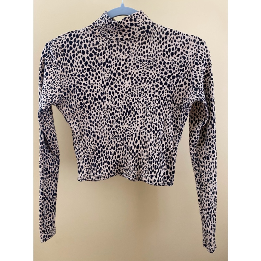 Brandy Melville Knit Long Sleeve Leopard Print Crop Top